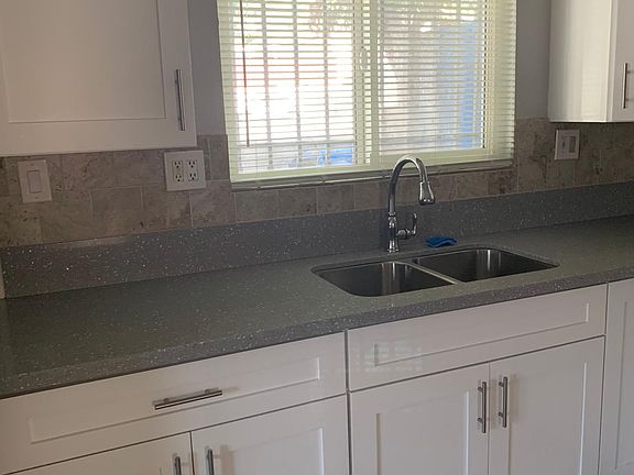 5th image of 333 N Avenue 52 #1