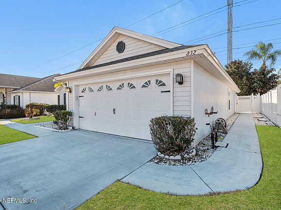 3rd image of 832 W BUCKS HARBOR Drive