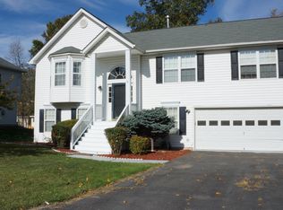 345 Montgomery Cir, Stephens City, VA 22655