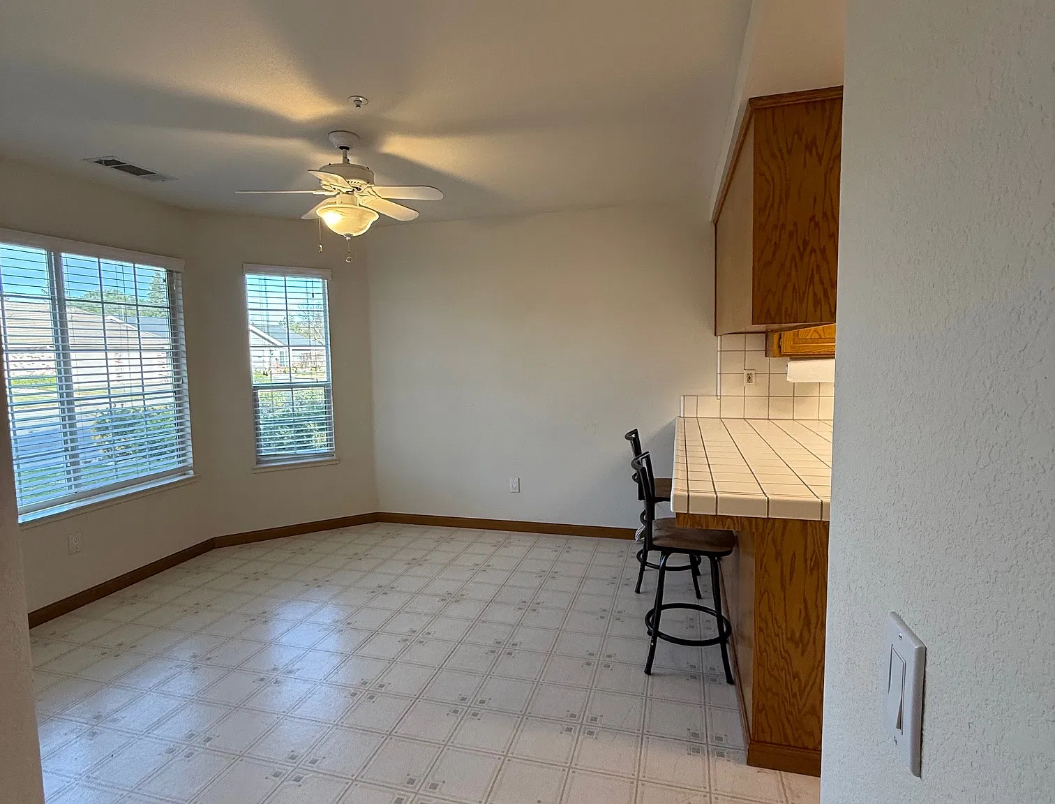 813 Notre Dame Dr — Photo 4