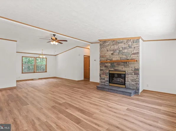 134 Cambridge Rd, Coatesville, PA 19320