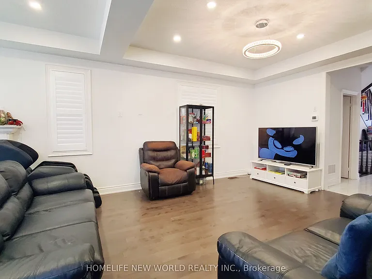 28 Fallharvest Way — Photo 2