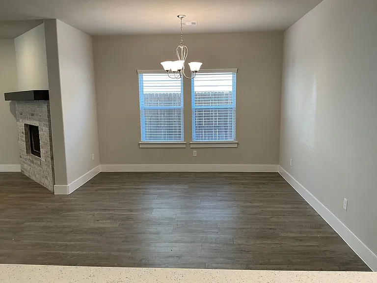 640 The Cottages Dr — Photo 13