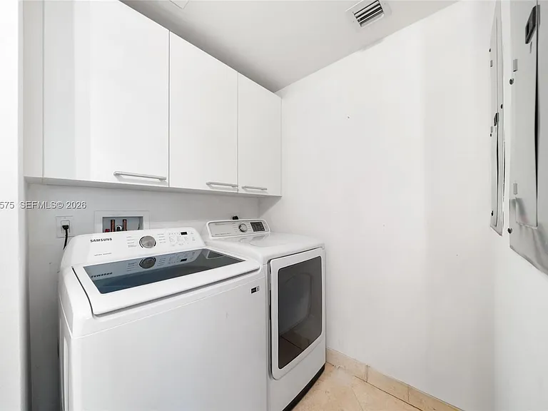 10225 Collins Ave #404 — Photo 32