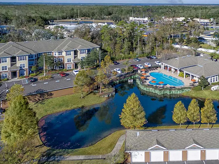 Cypress Pointe — Photo 27