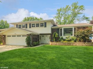 802 E Cherry Ln, Arlington Heights, IL 60004