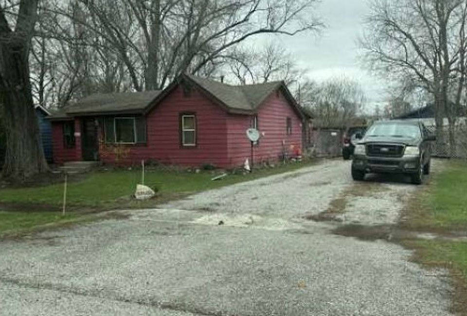 2nd image of 23915 Ivy St