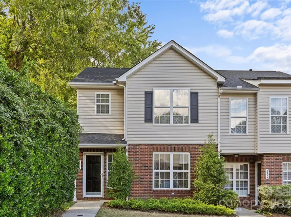 4334 Yoruk Forest Ln, Charlotte, NC 28211
