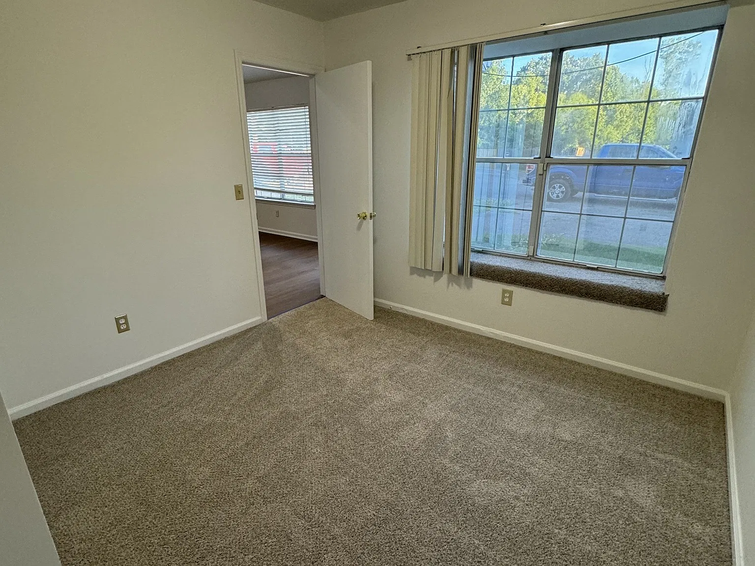 3 bed, 2.0 bath, 1701 sqft, $1,895 — Photo 4
