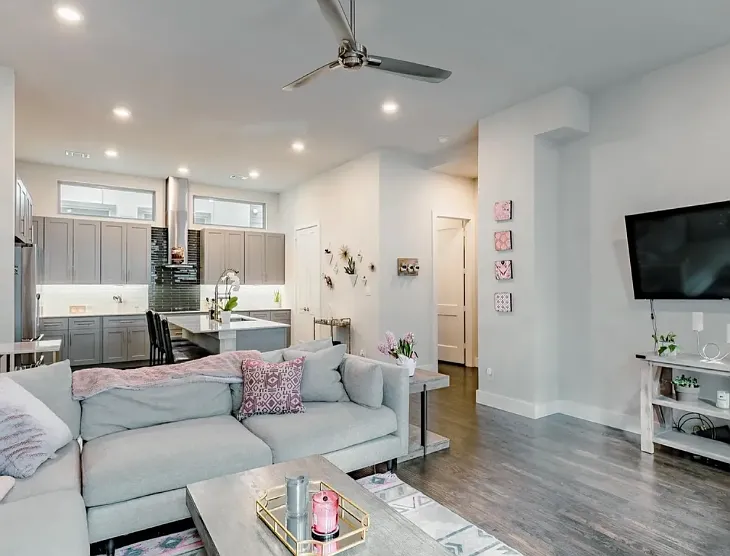 4222 Roseland #105 — Photo 11