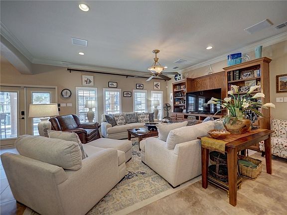 3rd image of 13834 Captains Row