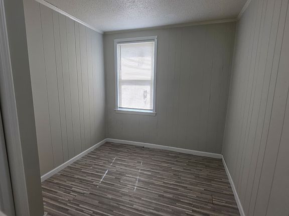 4th image of 387 Blatchley Ave #1