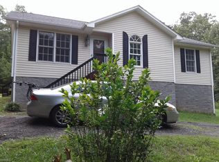 1667 Bryant Rd, Mount Airy, NC 27030