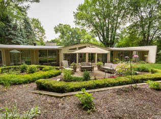3788 Crestlake Dr, Bloomfield Hills, MI 48304