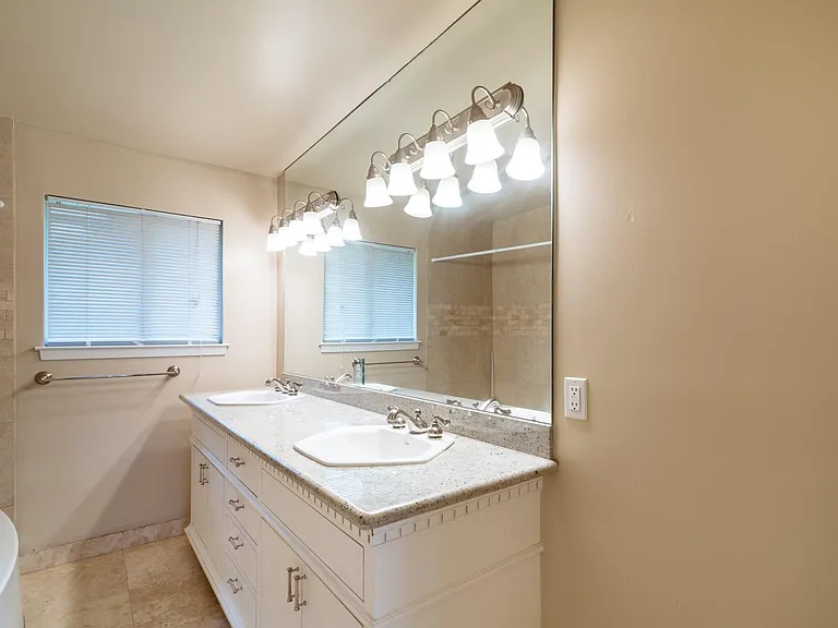 9718 Pine Lake Dr — Photo 20