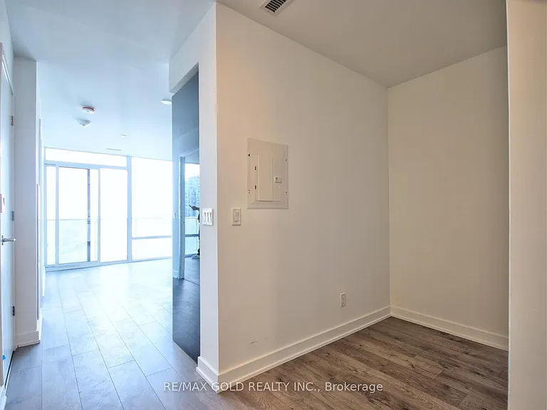 501 Yonge St #3613 — Photo 7