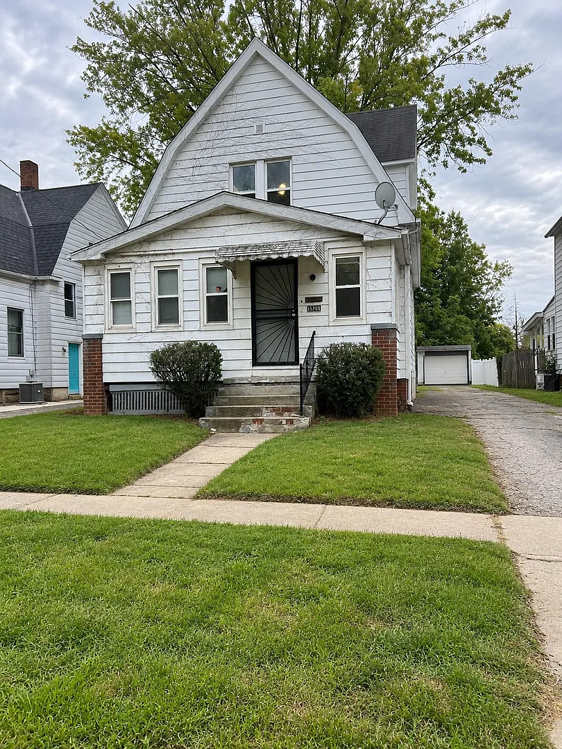 Beautiful 3 BR 1.5B near Art District — Photo 2