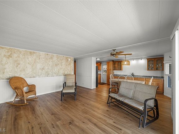 5th image of 2971 York Rd