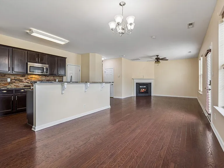 42 Kilverstone Way — Photo 7