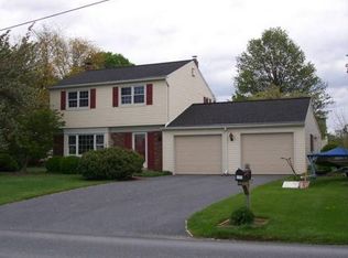 141 Forest Hill Rd, Leola, PA 17540