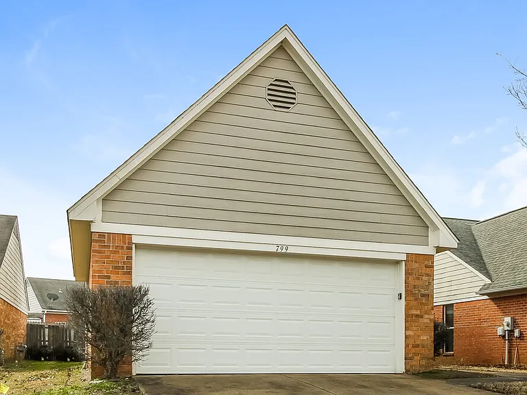 799 Grant Dr — Photo 4