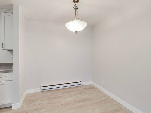4th image of 1016 Continentals Way APT 304