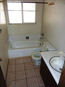 5th image of 241 Dover Dr