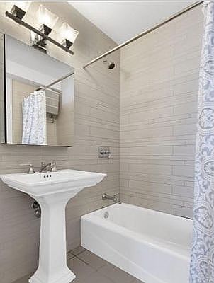 4th image of 1510 Lexington Ave APT 12a