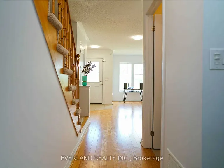 5267 Major Mackenzie Dr E — Photo 7