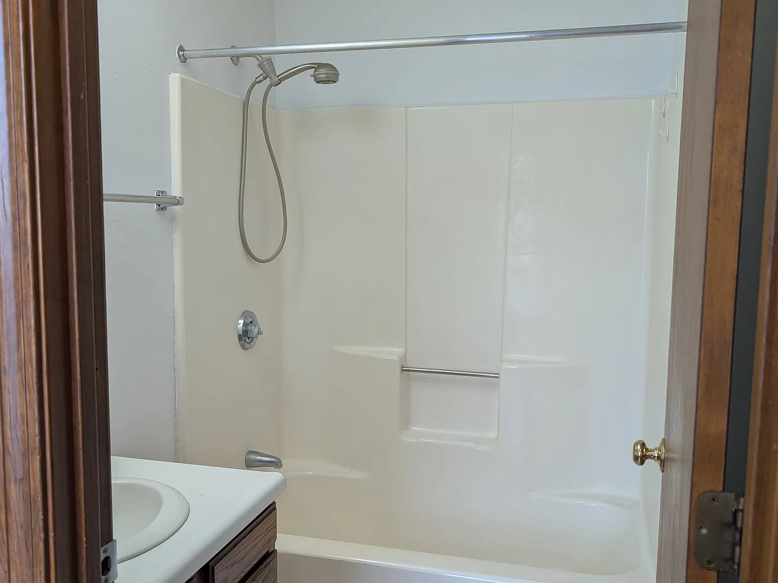 1 bed, 650 sqft, $900 — Photo 3