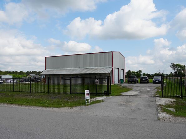 8417 Los Robles Ave, Alvin, TX 77511