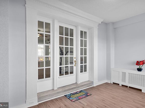 2nd image of 6016 W Oxford St
