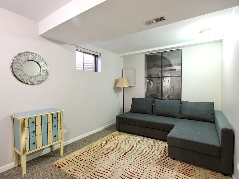 831 College Ave — Photo 11