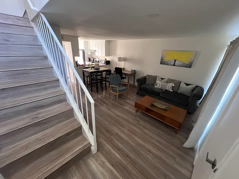 123 Oval Rd — Photo 1
