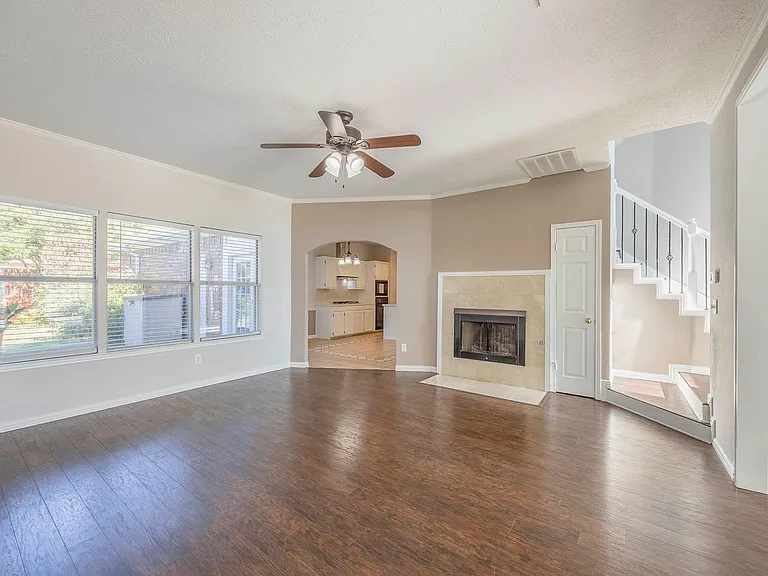 2705 Trophy Dr — Photo 6