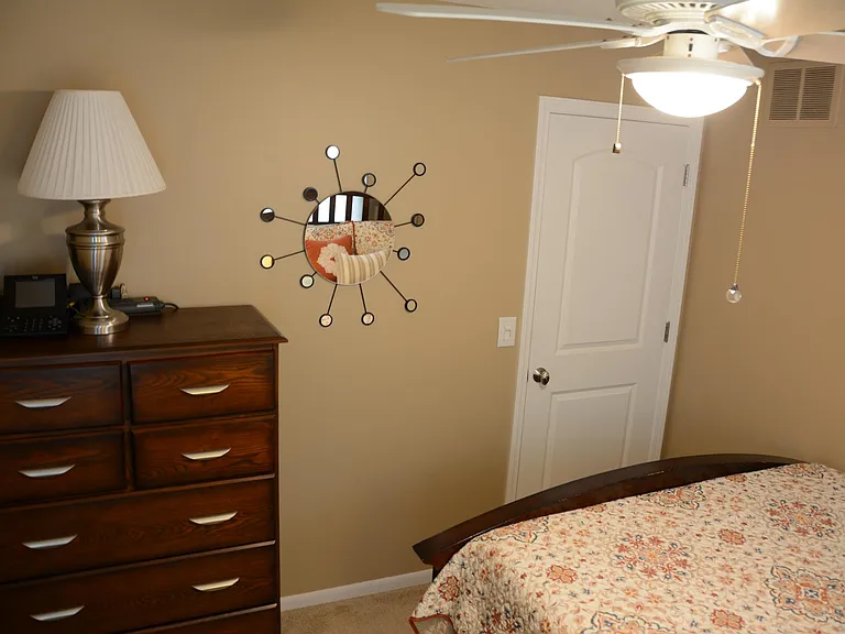 8811 Hawthorne Dr — Photo 17