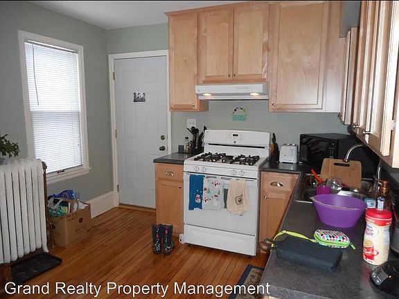 2nd image of 1697 Marshall Ave Unit 2