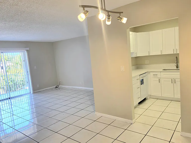 495 SE 8th St #237 — Photo 23