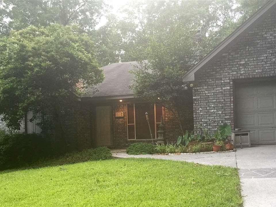 1st image of 1003 Village Dr