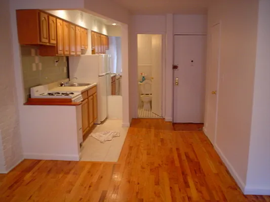 Rented by Chartwell Manhattan Realty | media 24