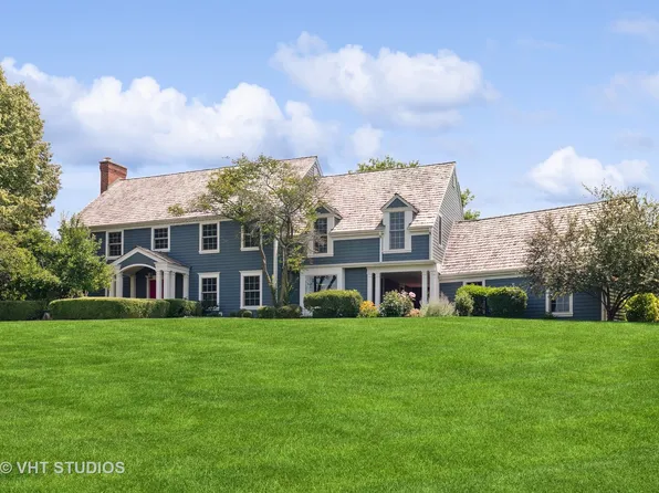 25225 N Iroquois Ct, Lake Barrington, IL 60010