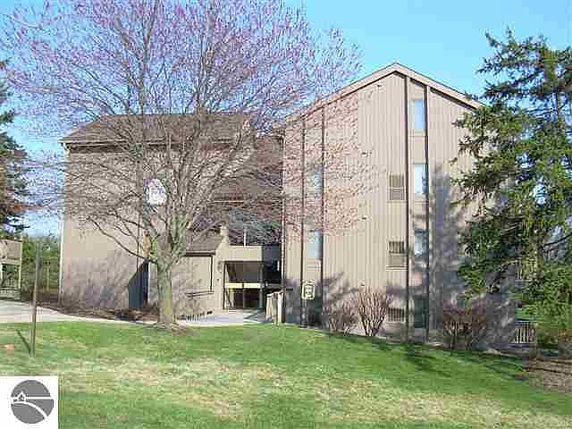 1st image of 5536 Golfview Ct #21