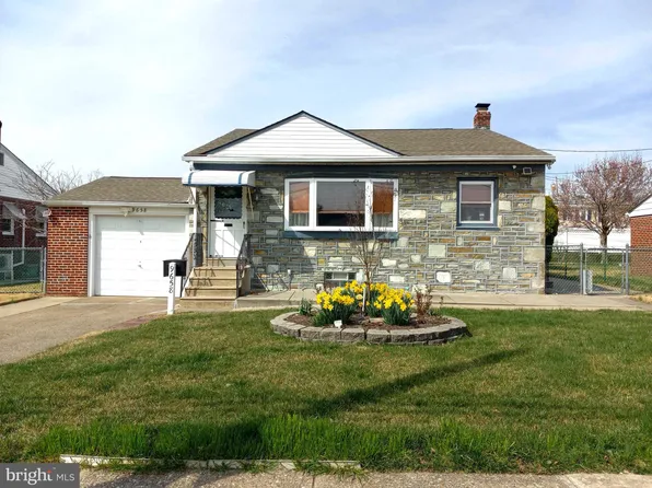 9658 Evans St, Philadelphia, PA 19115