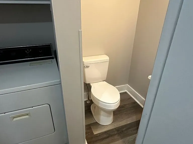 39 E Willow St — Photo 15