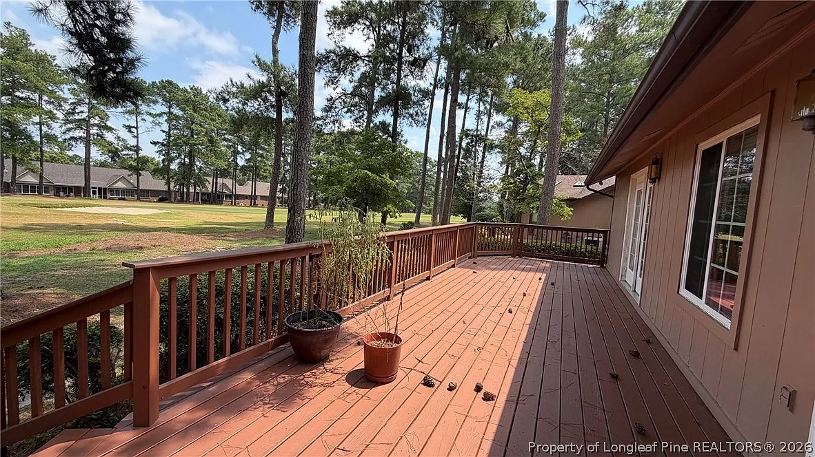 3 bed, 2.0 bath, 1423 sqft, $1,695 — Photo 3