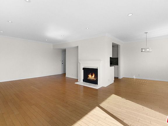4th image of 1262 S Barrington Ave APT 309