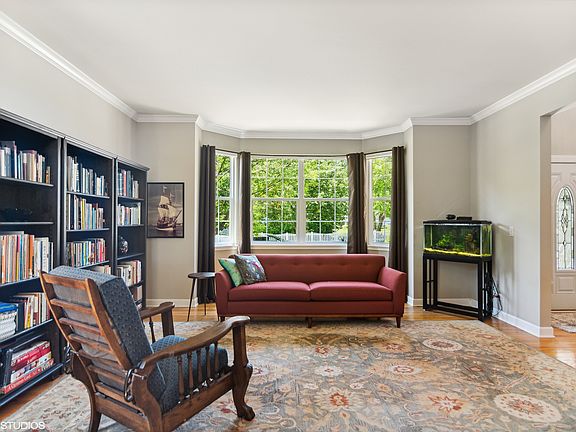4th image of 217 S Harrison Ct