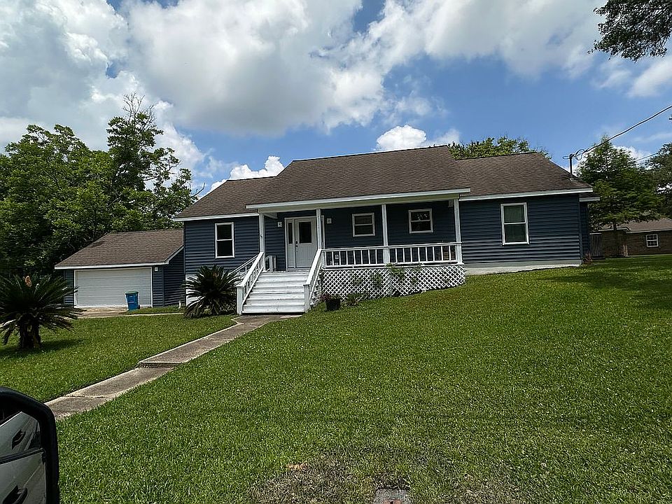 1st image of 3812 Willow St