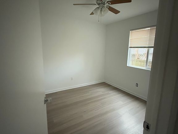 4th image of 3300 Vintage Hills Cv APT B