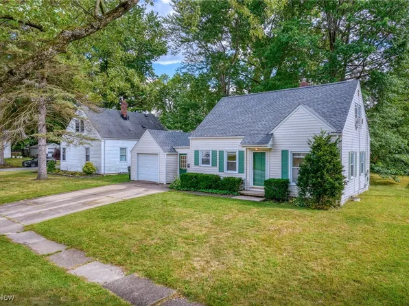 2520 Valley Rd, Cuyahoga Falls, OH 44223
